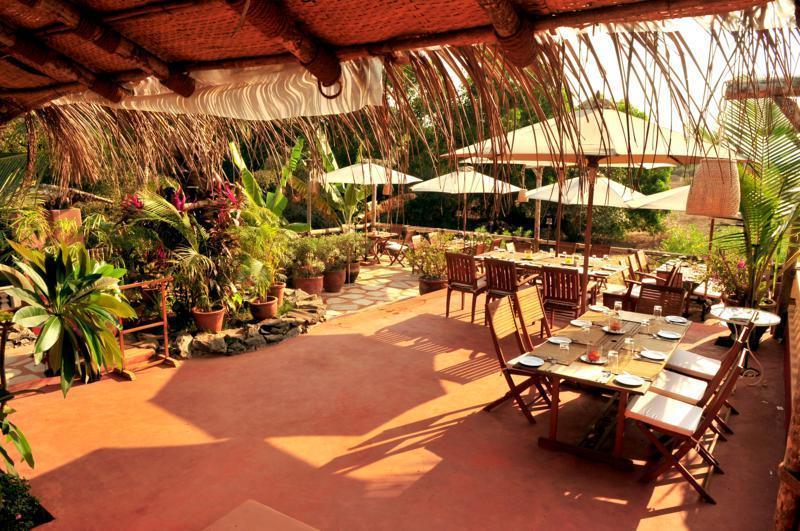 The Clematis Hotel Candolim Exterior photo